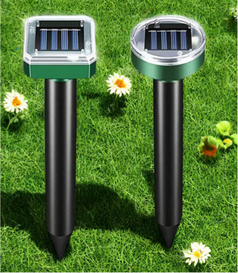 Solar Ultrasonic Rodent Repellent with Variable Frequency Sound and IP65 Waterproof Rating