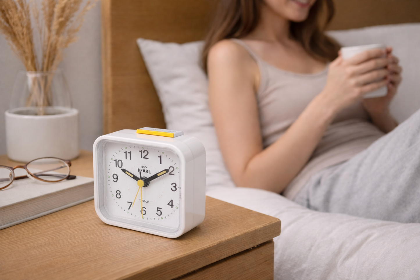 Silent Alarm Clock with Night Light and Snooze Function, Analog Display