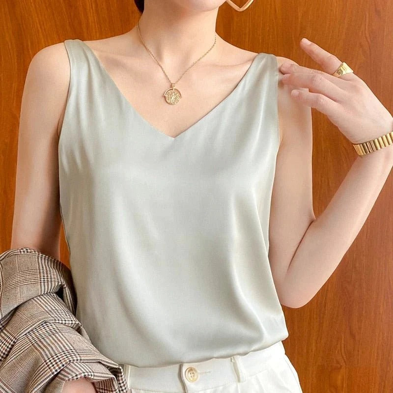 Women’s Plain Sleeveless Tank Top for Layering