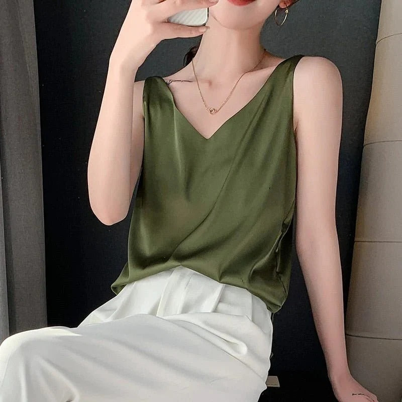 Women’s Plain Sleeveless Tank Top for Layering