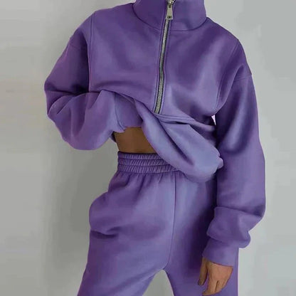 Women's Athletic Tracksuit Set with Fitted Design for Gym and Casual Wear