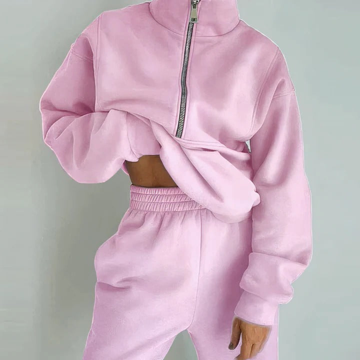Women's Athletic Tracksuit Set with Fitted Design for Gym and Casual Wear