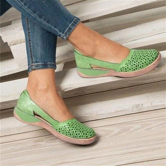 Women's Casual Flats with Wide Toe Box and Built In Arch Support