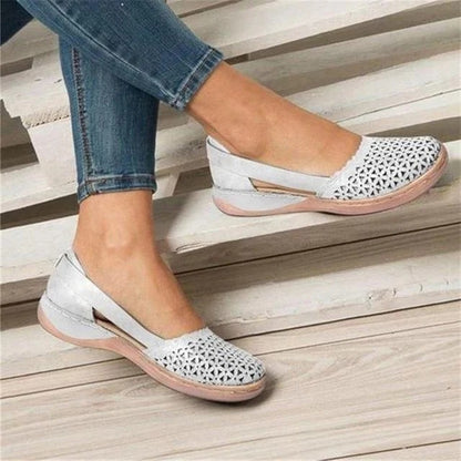 Women's Casual Flats with Wide Toe Box and Built In Arch Support