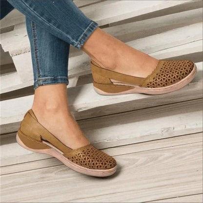 Women's Casual Flats with Wide Toe Box and Built In Arch Support