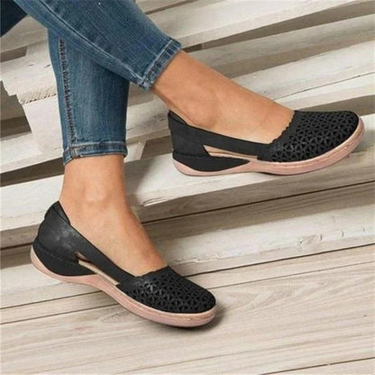 Women's Casual Flats with Wide Toe Box and Built In Arch Support