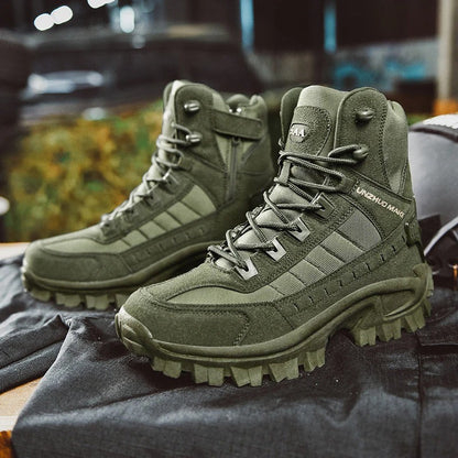 Men’s Insulated Tactical Winter Boots with Warm Lining and Rugged Grip
