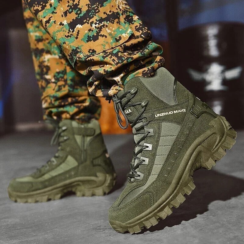 Men’s Insulated Tactical Winter Boots with Warm Lining and Rugged Grip