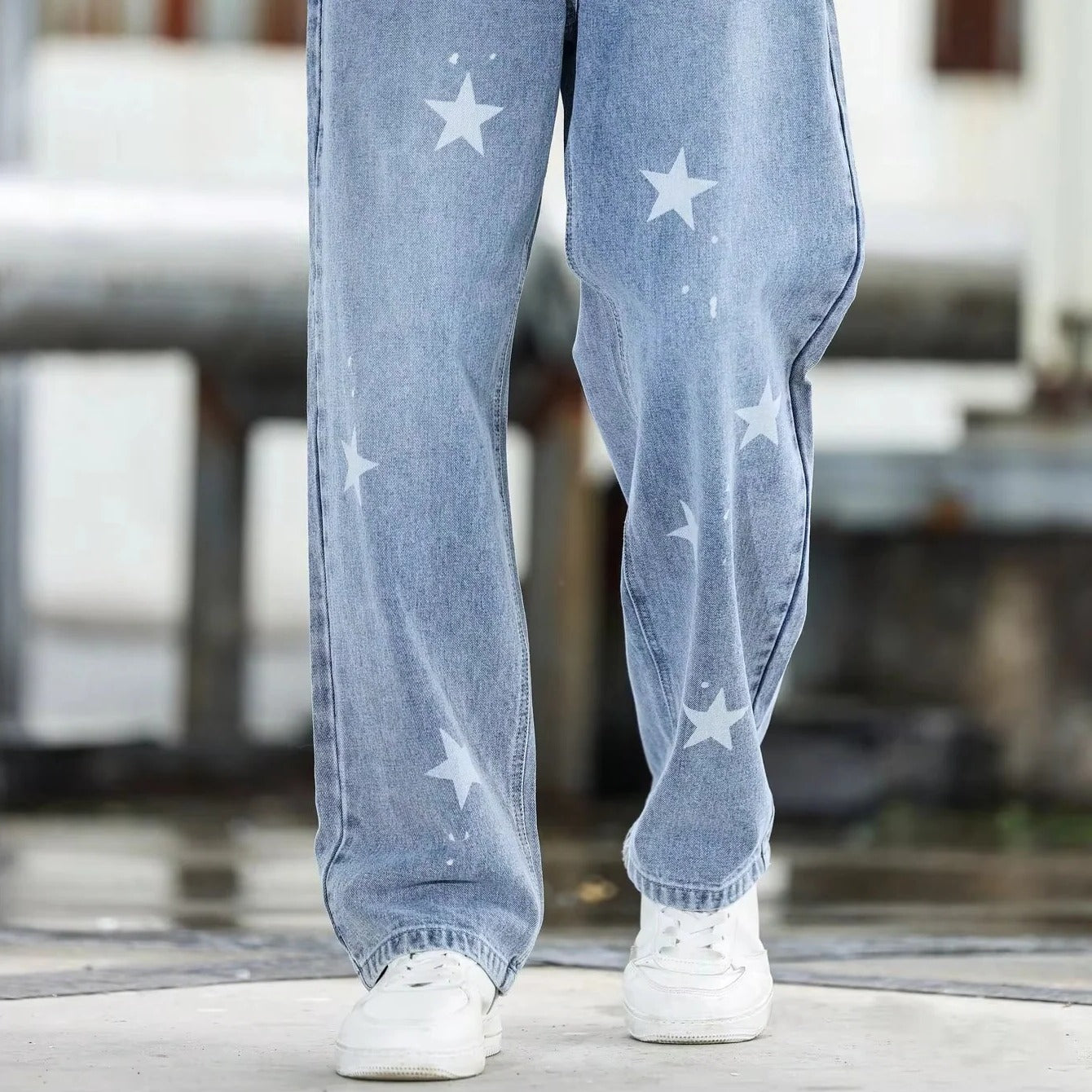 Men's Relaxed Fit Straight Cut Jeans with Wide Leg Design