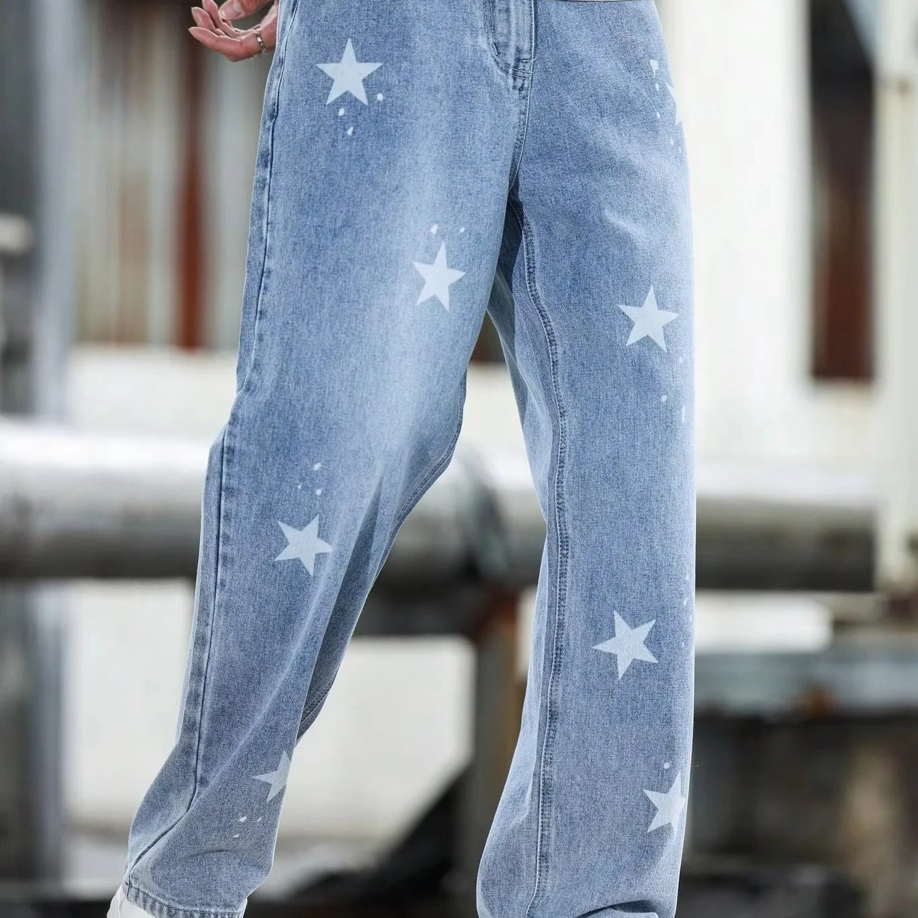 Men's Relaxed Fit Straight Cut Jeans with Wide Leg Design