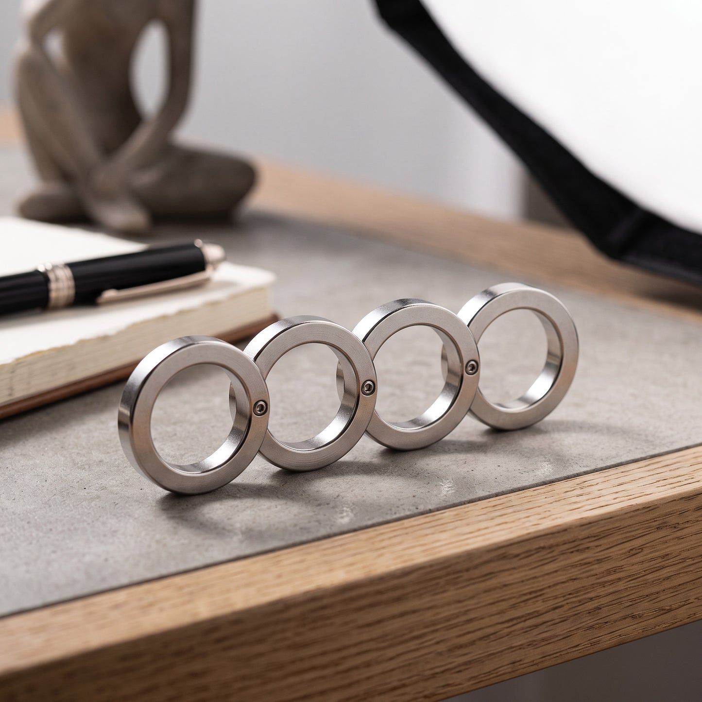 Folding Finger Ring with Metal Frame and Tactile Feedback, Silent Operation